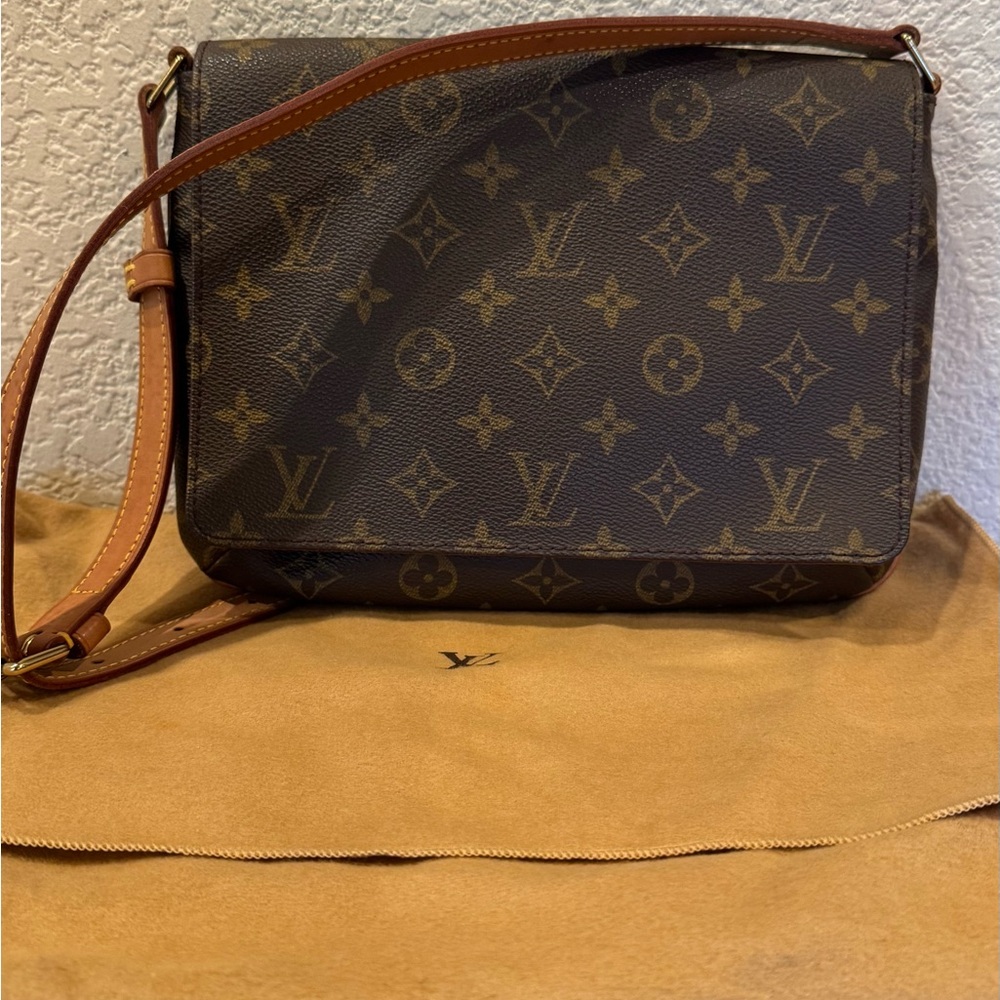 Vintage LV Musette Tango (short strap)